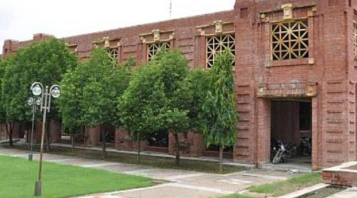 IIM Lucknow Achieves 100% Placement With 576 Provides For PGP, PGP-ABM College students