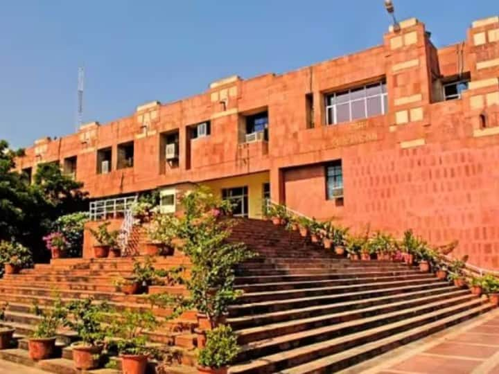 JNU To Patent Its ‘Emblem,’ And Add ‘Tamso Ma Jyotirgamaya’ Motto